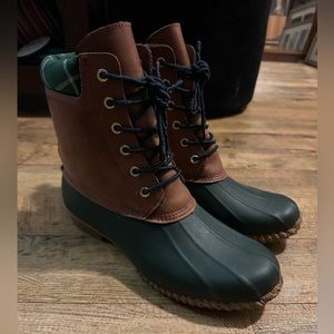 Women’s Tommy Hilfiger Duck Boots- size 10